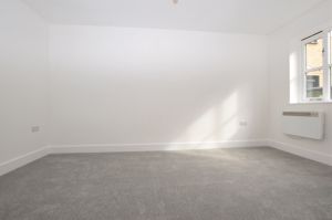 Master Bedroom pic2- click for photo gallery